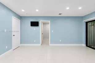 525 NW 100th Ct, Miami, FL 33172 - Photo 16