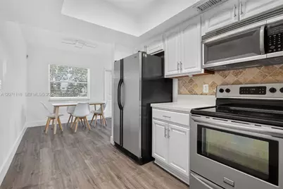 2100 Diana Dr #310, Hallandale Beach, FL 33009 - Photo 10