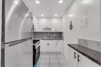 400 NE 18th Ave #208, Homestead, FL 33033 - Photo 10