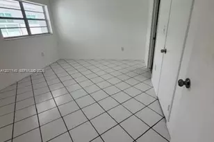 2001 Bay Dr, Miami Beach, FL 33141 - Photo 4