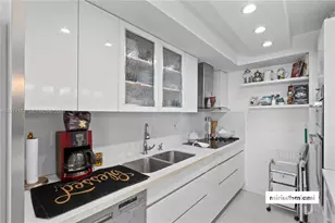 301 174th St, Sunny Isles Beach, FL 33160 - Photo 12