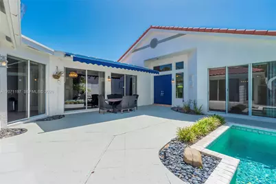 1051 W Bel Aire Dr W, Pembroke Pines, FL 33027 - Photo 30