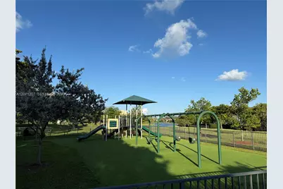 671 NE 195th St #205E, Miami, FL 33179 - Photo 36