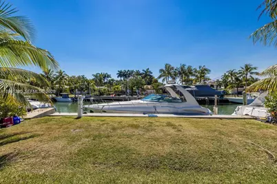1109 NE 89th St, Miami, FL 33138 - Photo 4