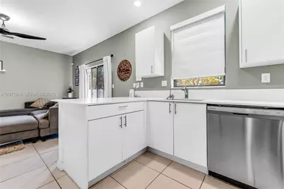 20397 NW 6th Pl, Miami Gardens, FL 33169 - Photo 4