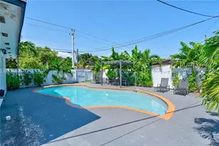 1298 NE 199th St, Miami, FL 33179 - Photo 26
