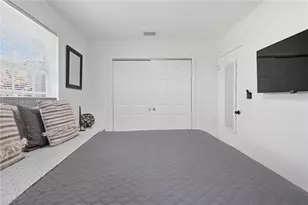 1298 NE 199th St, Miami, FL 33179 - Photo 14