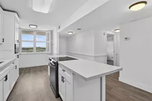 250 Jacaranda Dr, Plantation, FL 33324 - Photo 10