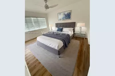 401 SE 10th St #rear, Hallandale Beach, FL 33009 - Photo 2