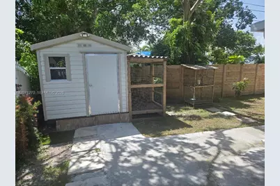 18360 NE 22nd Ave, North Miami Beach, FL 33160 - Photo 22