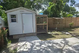 18360 NE 22nd Ave, North Miami Beach, FL 33160 - Photo 22