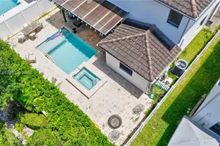9400 W 35th Ln, Hialeah, FL 33018 - Photo 22