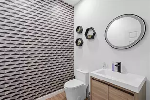 9400 W 35th Ln, Hialeah, FL 33018 - Photo 34