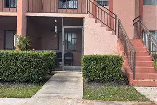 215 Lakeview Dr, Weston, FL 33326 - Photo 1