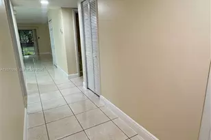 215 Lakeview Dr, Weston, FL 33326 - Photo 2