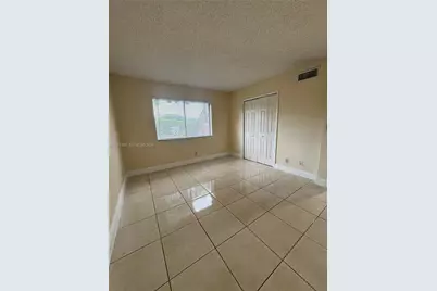 215 Lakeview Dr #105, Weston, FL 33326 - Photo 10