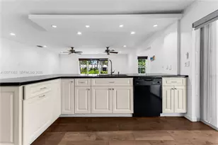 11890 SW 72nd Pl, Pinecrest, FL 33156 - Photo 12