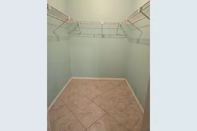 818 E Palm Run Dr, North Lauderdale, FL 33068 - Photo 2