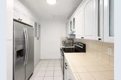 6605 W 26th Dr #24-18, Hialeah, FL 33016 - Photo 4
