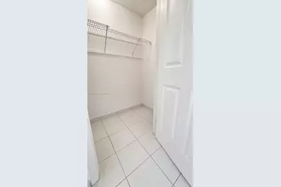 6605 W 26th Dr #24-18, Hialeah, FL 33016 - Photo 10