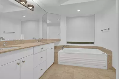 4775 Collins Ave #2908, Miami Beach, FL 33140 - Photo 14