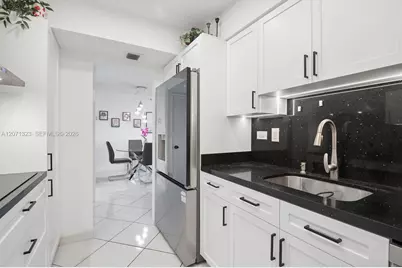 20355 NE 34th Ct #724, Aventura, FL 33180 - Photo 2