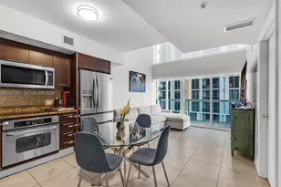 41 SE 5th St, Miami, FL 33131 - Photo 4