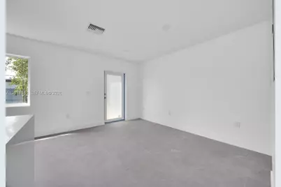 2770 NW 44 St, Miami, FL 33142 - Photo 8