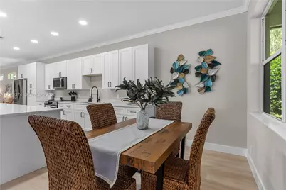 1018 SW Carolina Cir SW, Vero Beach, FL 32962 - Photo 16