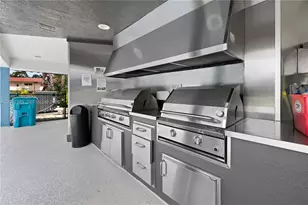 811 S Hollybrook Dr, Pembroke Pines, FL 33025 - Photo 30