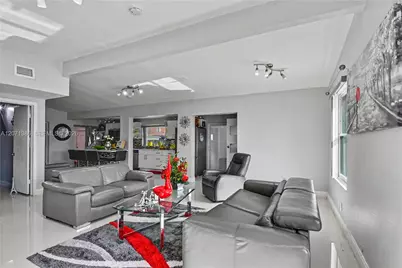 3538 SW 87th Ct, Miami, FL 33165 - Photo 4