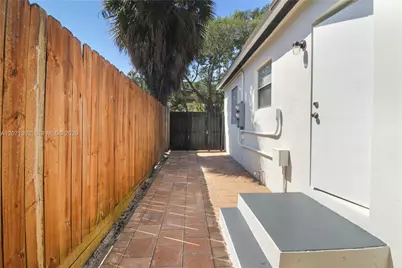 1958 SW 25th Ter #Rear, Miami, FL 33133 - Photo 6