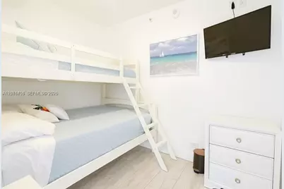 5601 Collins Ave #1409, Miami Beach, FL 33140 - Photo 10