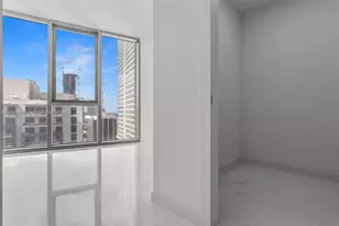 300 Biscayne Blvd Way, Miami, FL 33131 - Photo 16