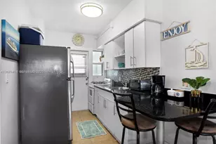 300 74th St, Miami Beach, FL 33141 - Photo 4