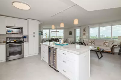 7135 Collins Ave #1125, Miami Beach, FL 33141 - Photo 14