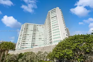 7135 Collins Ave, Miami Beach, FL 33141 - Photo 26