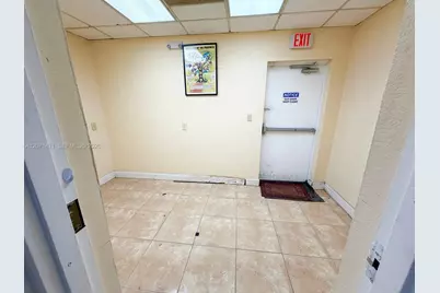 120 SW 70th Ave, Pembroke Pines, FL 33023 - Photo 38