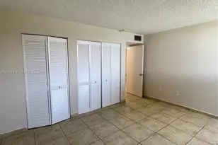 10290 NW 9th St Cir, Miami, FL 33172 - Photo 16