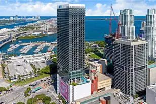 398 NE 5th St, Miami, FL 33132 - Photo 20