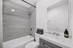 370 NE 87th St, El Portal, FL 33138 - Photo 10