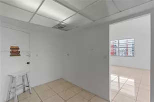 1301 NE Miami Gardens Dr, Miami, FL 33179 - Photo 16