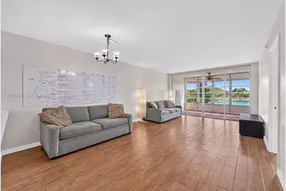9440 Poinciana Pl #302, Davie, FL 33324 - Photo 6