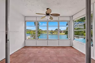 9440 Poinciana Pl, Davie, FL 33324 - Photo 14