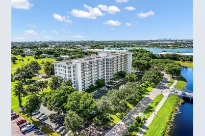 3300 N Palm Aire Dr #910, Pompano Beach, FL 33069 - Photo 1