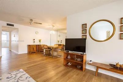 4675 NW 3rd Ct #B, Delray Beach, FL 33445 - Photo 4
