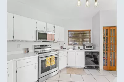 20714 NW 3rd St, Pembroke Pines, FL 33029 - Photo 12