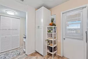 8161 SW 24th Ct, Davie, FL 33324 - Photo 10