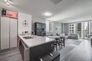 55 SE 6th St, Miami, FL 33131 - Photo 8