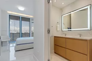 100 S Pointe Dr, Miami Beach, FL 33139 - Photo 32